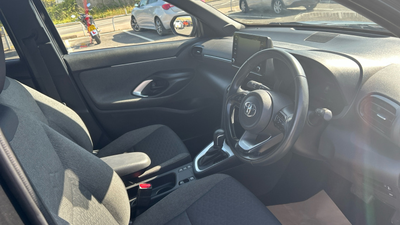 Toyota Yaris Cross 1.5 Hybrid Design 5dr CVT Hybrid Estate